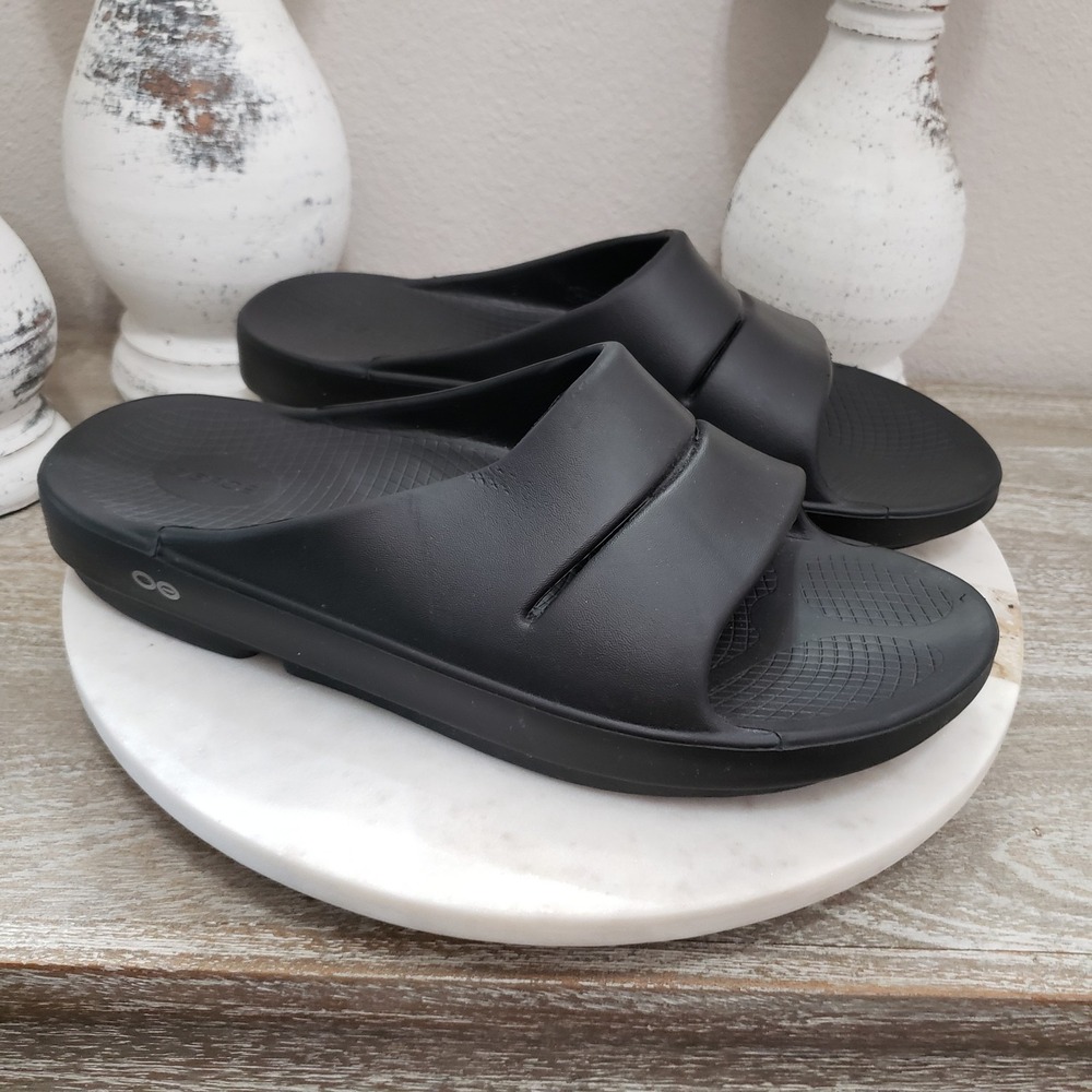 OOFOS Black Men's Sandals